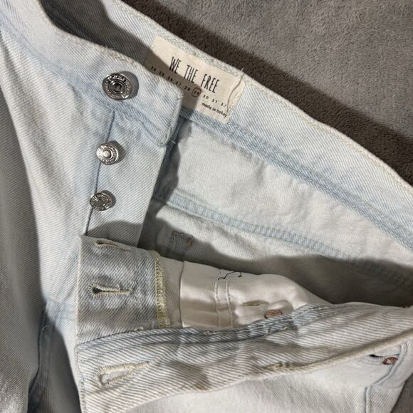 Free People We The Free Maggie Crop Jeans Sz 29 Lt Blue Distressed Raw Hem Boho - Picture 9 of 12
